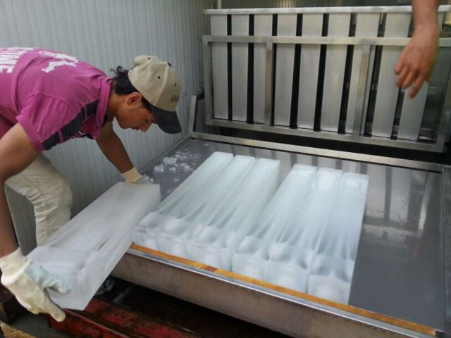 CONTAINERIZED TYPE 3000 KG/DAY BLOCK ICE MACHINE