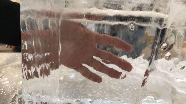 CLEAR ICE MACHINE